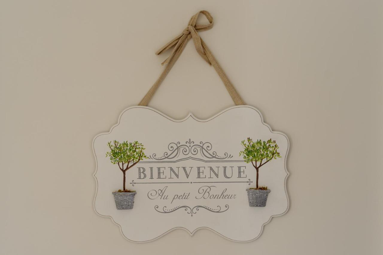 Les Raisins Du Bonheur Bed & Breakfast Puisseguin Bagian luar foto
